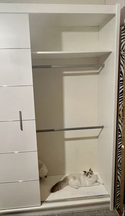 Biała Szafa 200 cm z drzwiami przesownymi z lustrem