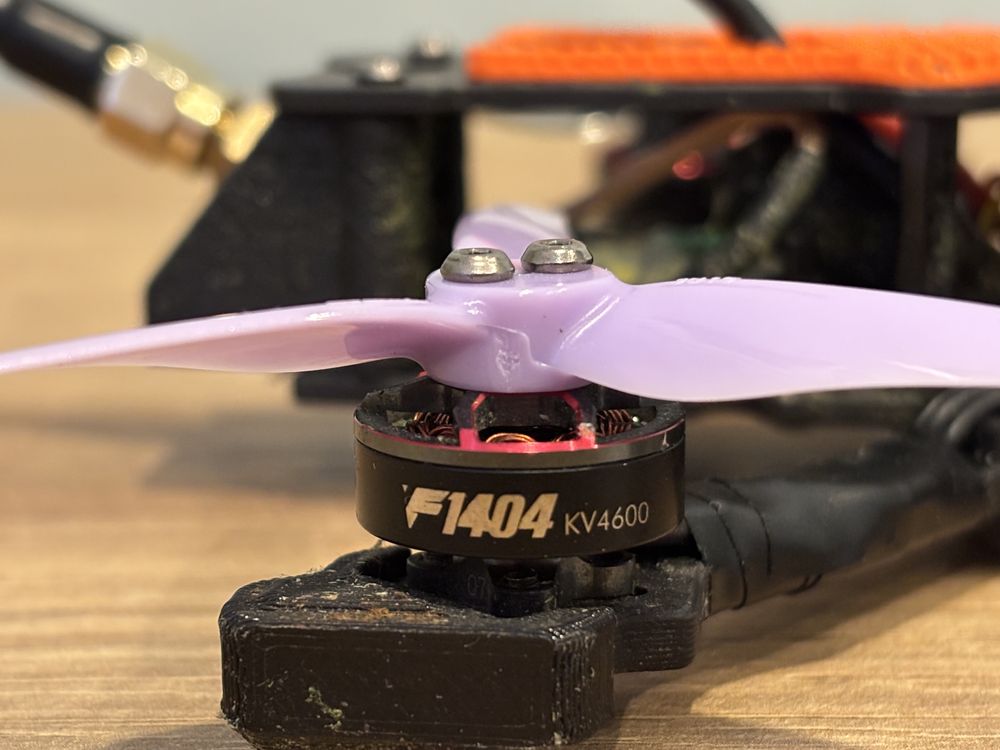 FPV Drone 3 cale. Freestyle , cinematic