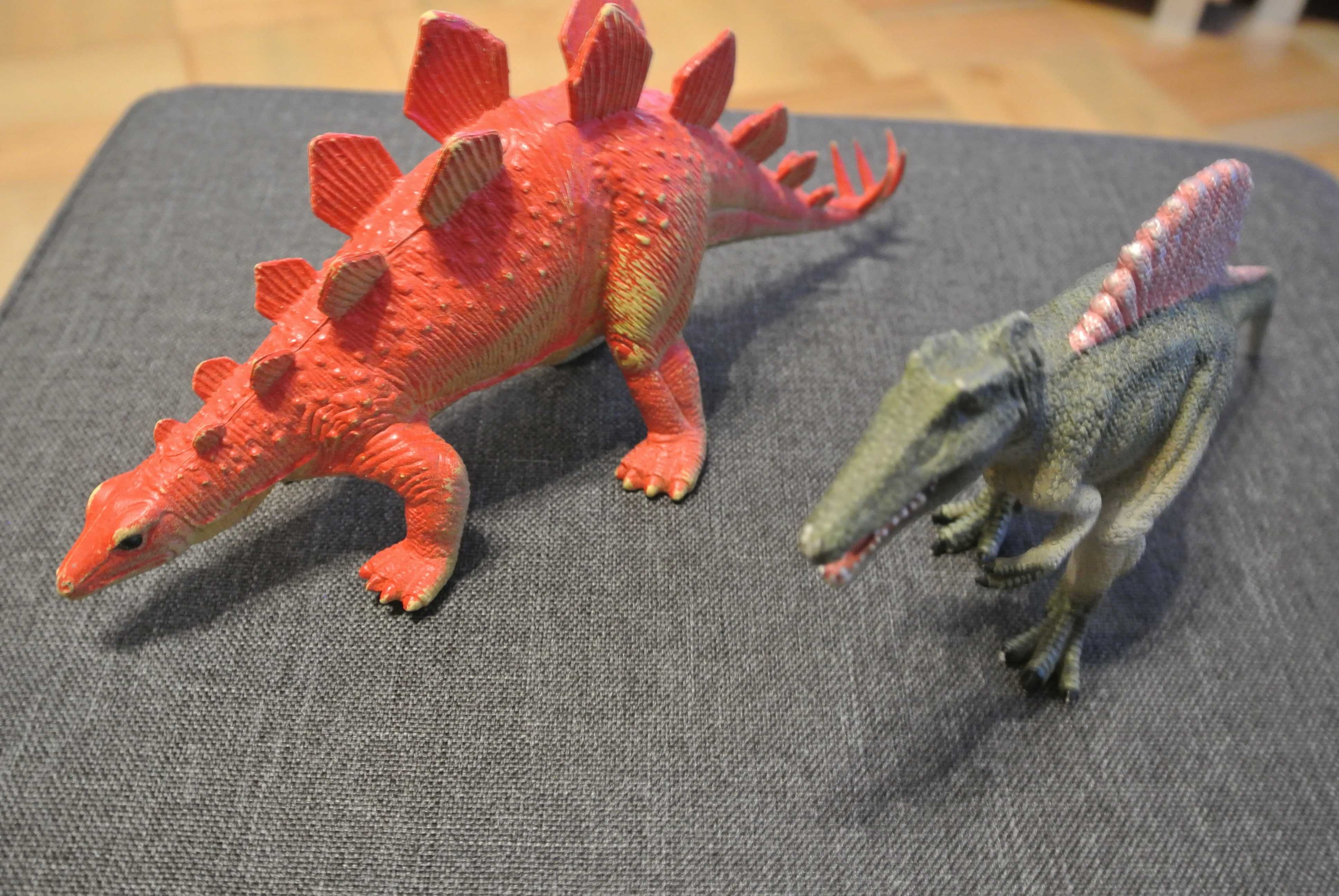 Figurki dinozaura