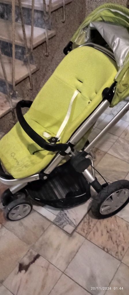carrinho de bebê