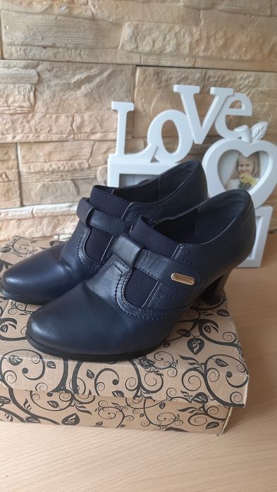 Женские кожаные туфли, ботинки