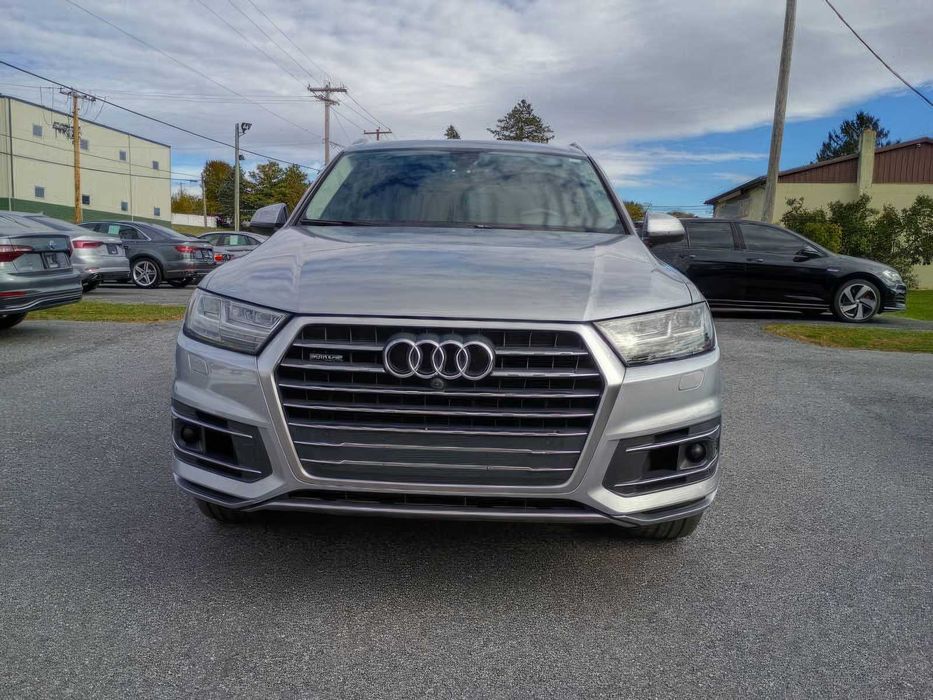 Audi Q7      2018