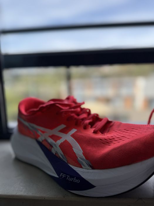 Sapatilhas Asics Magic Speed 4 M - placa de carbono