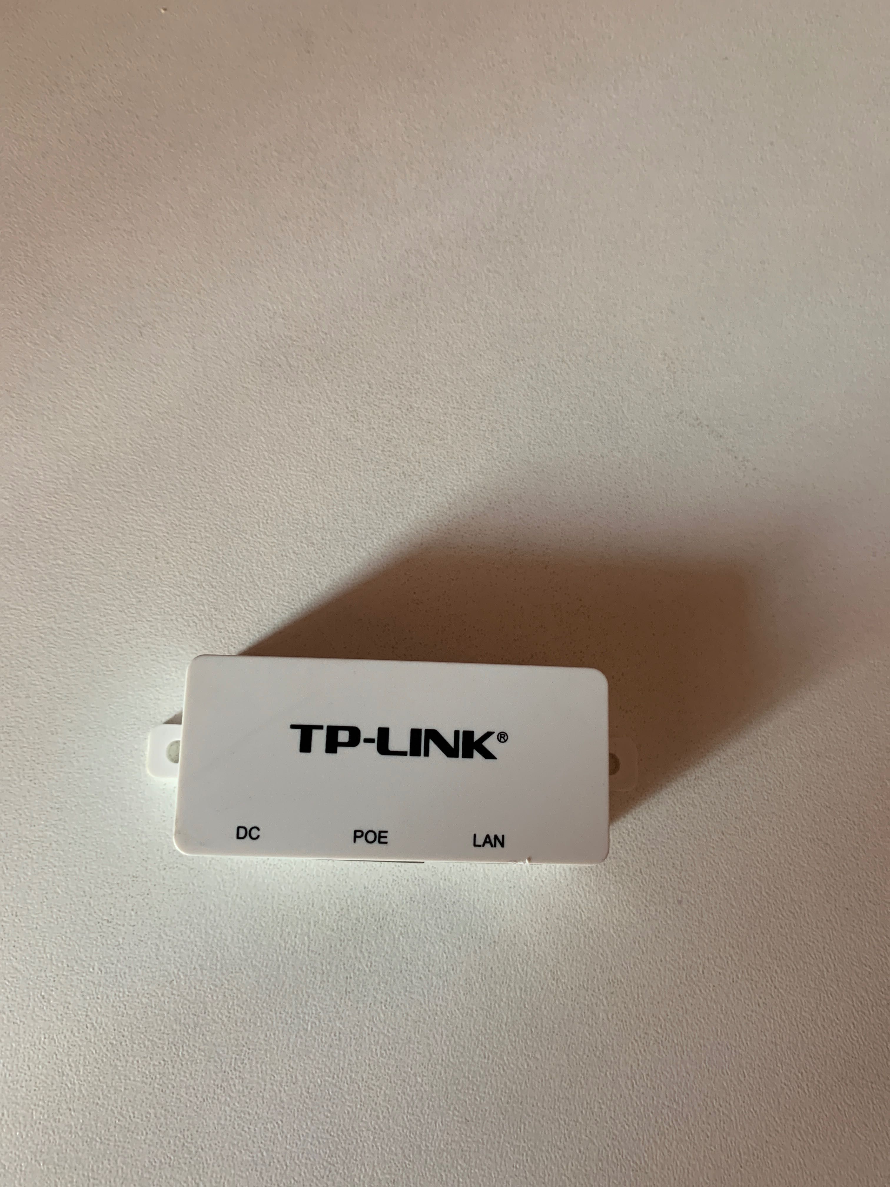 TP-Link — разветвитель Poe-адаптера.