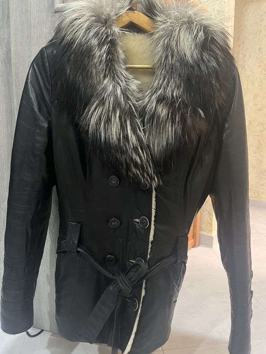 Продам зимню шкіряну куртку MODESTIA
