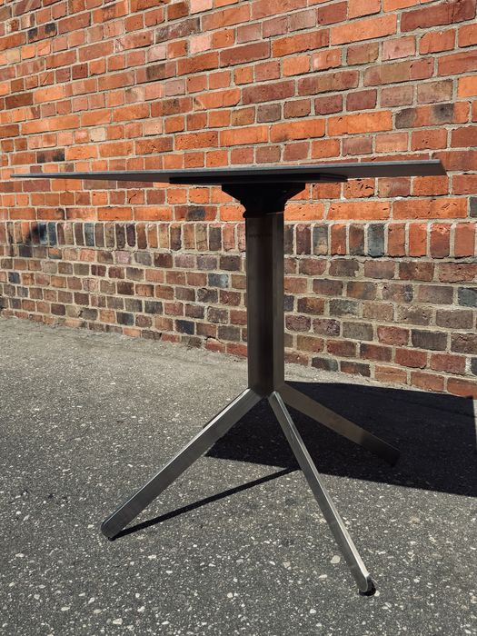 Składany,ceramiczny stolik renomowanej markiSOLPURI z serii Yix,design