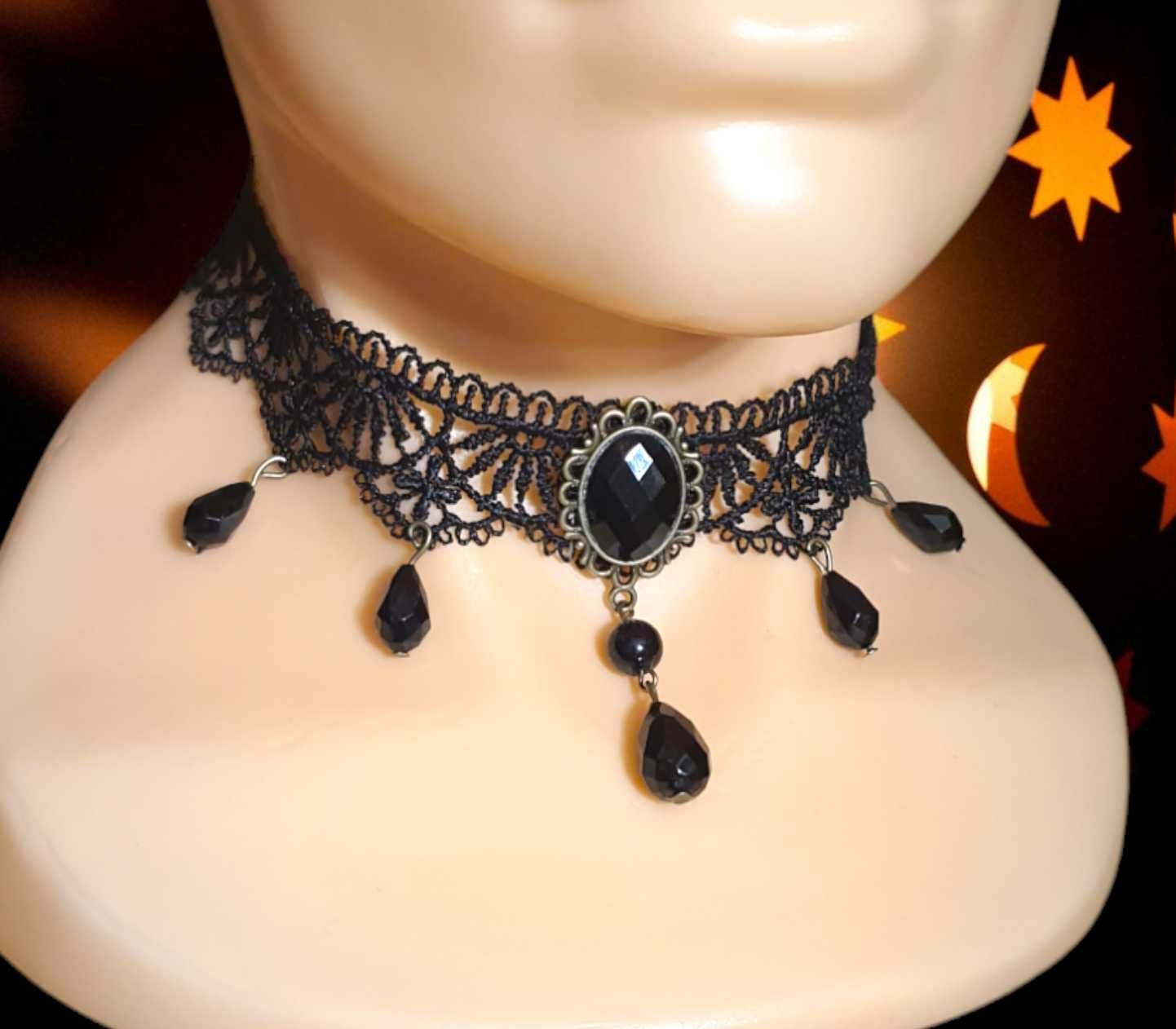 Gotycki choker z pięknej koronki z kameą i kryształkami  gothic lolita