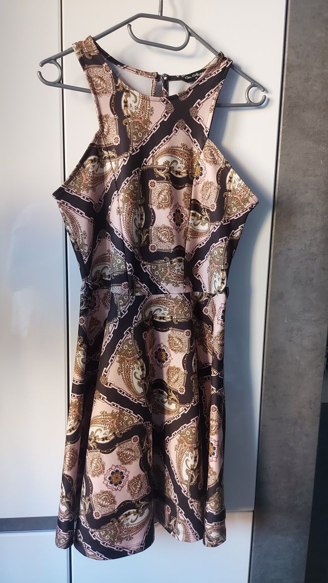 Sukienka elegancka Miss Selfidge M rozkloszowana