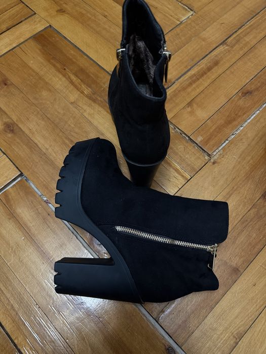 Чобітки на каблучку на весну