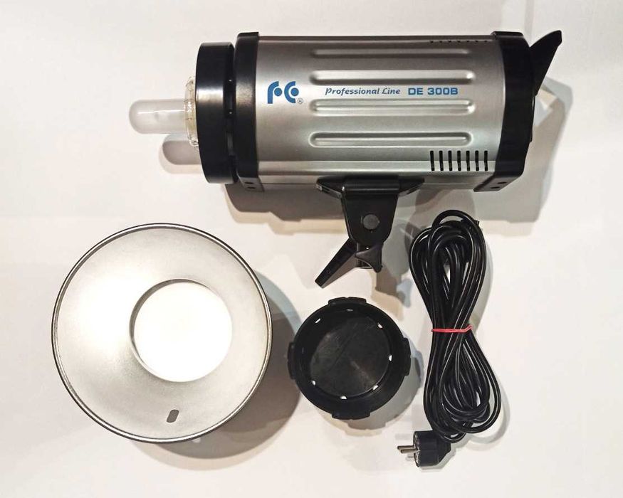 Falcon Eyes DE-300B Студійний імпульсний фотоспалах з пілотним світлом