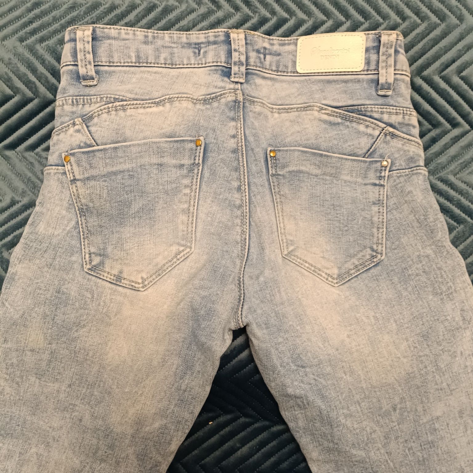 Jeansy Stradivarius