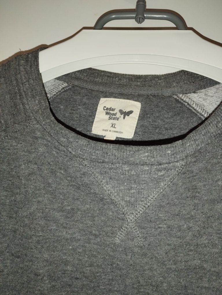 Sweatshirt Cinza com Bolso