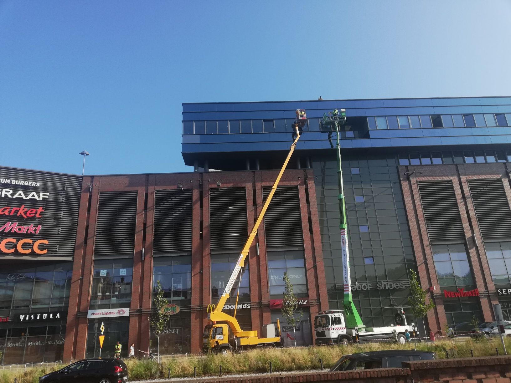 Podnośnik koszowy, zwyżka uslugi 35m, 30, 25, 20m z  operatorem