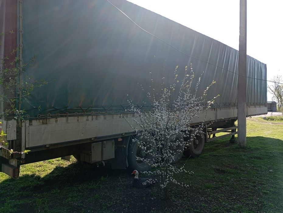 Прицеп вантажний