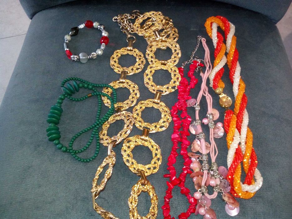 Naszyjniki plus bransoletka - zestaw, cena za całość