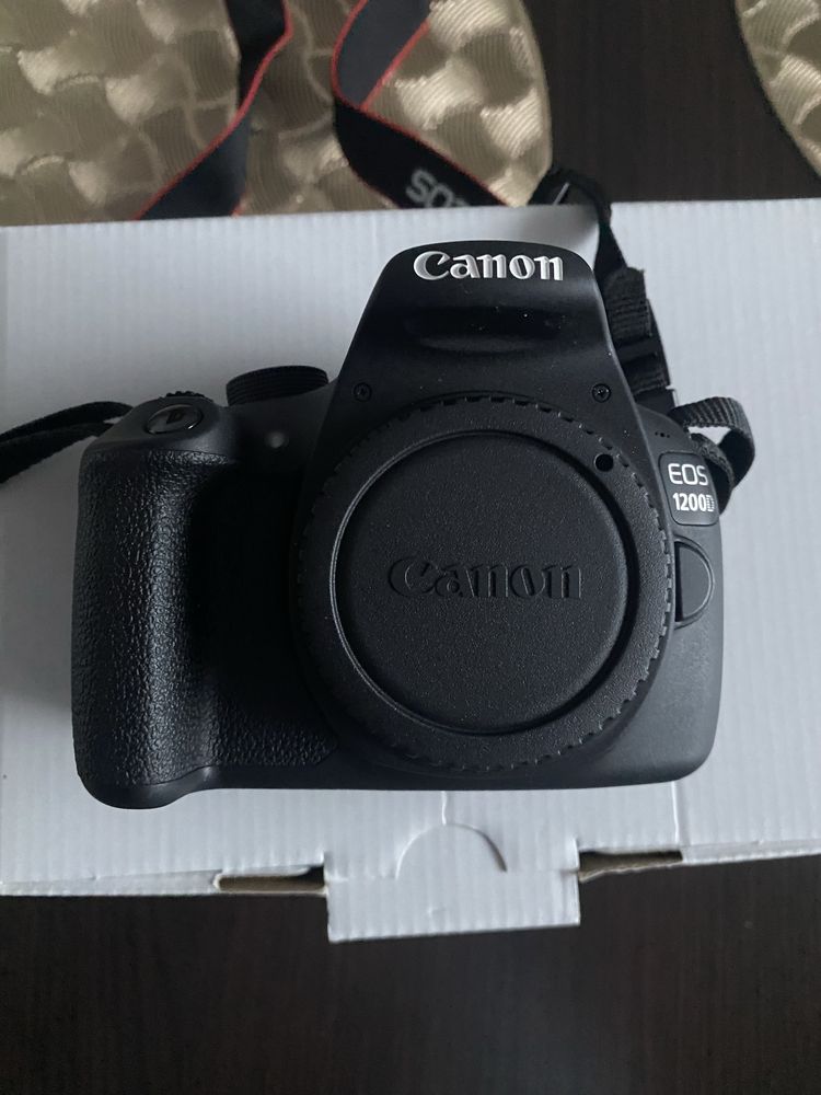 Lustrzanka Canon EOS 1200D
