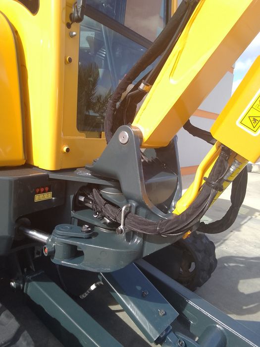 Mini giratória escavadora Hyundai 2023 Apenas 405h