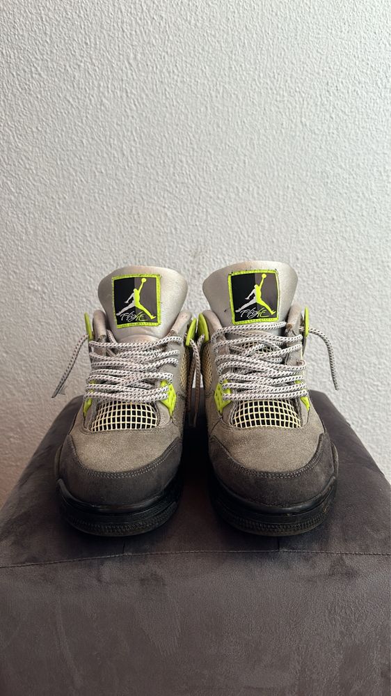Nike air jordan 4 retro ‘neon’