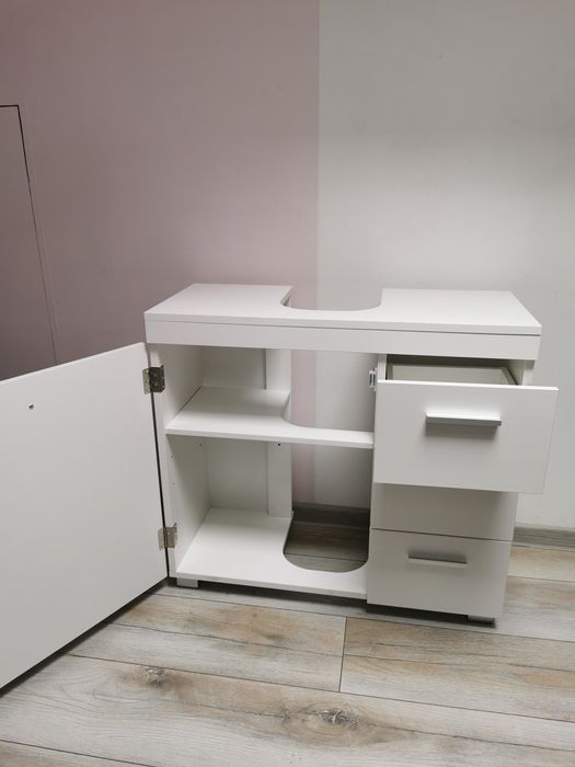 Nowa szafka łazienkowa