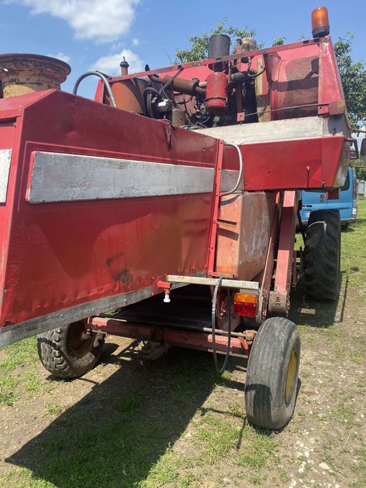 Комбайн зерновий Фергісон із січкарнею