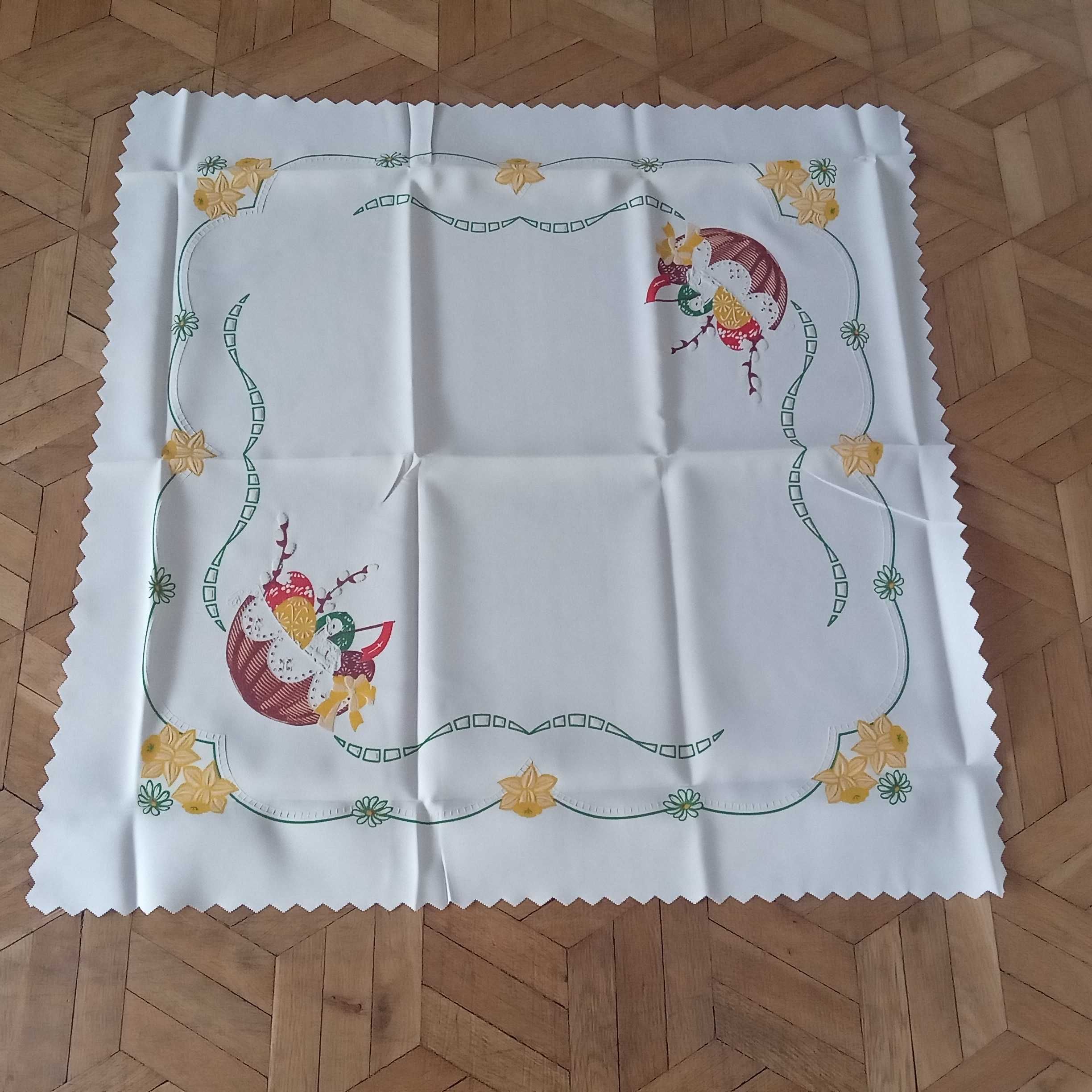 Kwadratowy obrus świąteczny 75x75 cm.