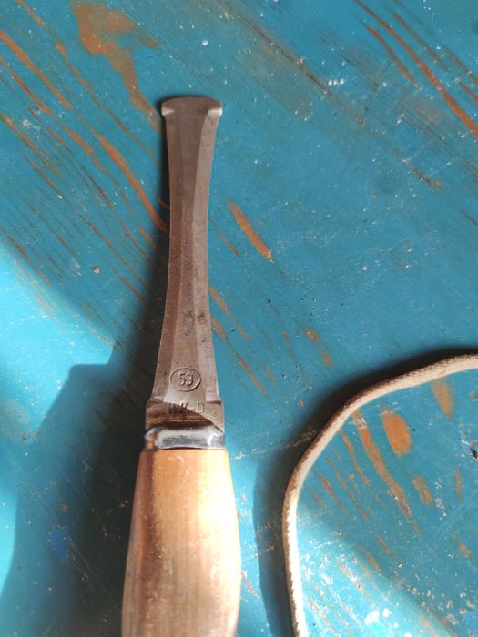 Nóż spadochochronowy