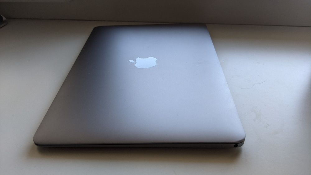 Macbook 12' (2017), i7 / 16 GB / 512 GB
