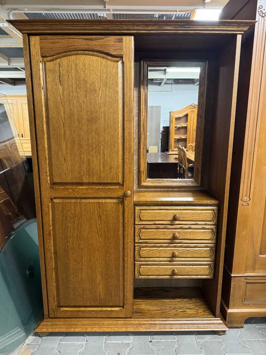 Przedpokój drewniany garderoba rustykalna szafa drewniana