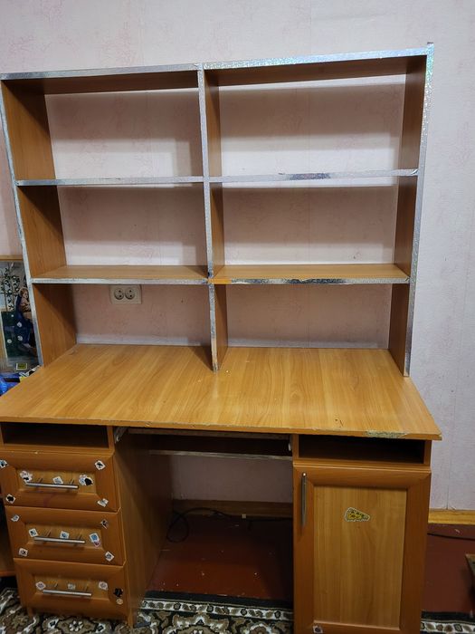 Стіл письмовий дитячий