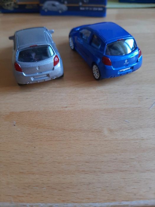 Машинки-модельки Франция