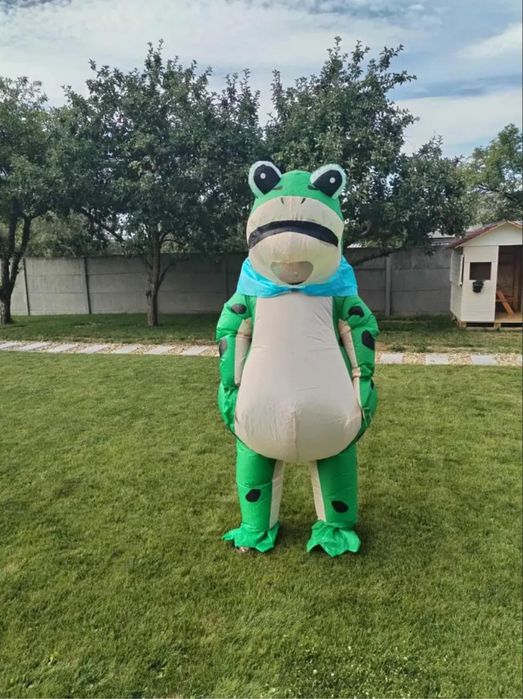 Прокат костюма надувна жаба, ростові ляльки, привітання