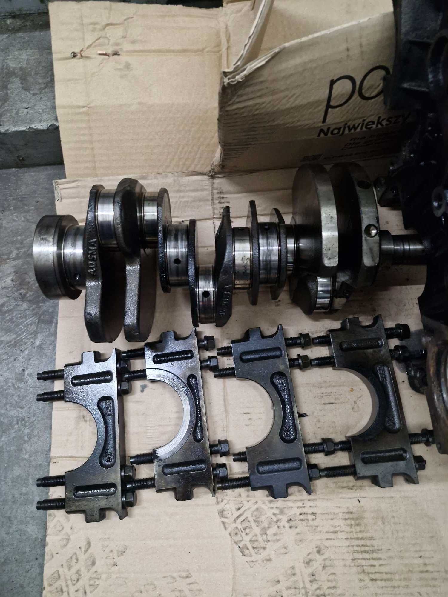 blok, wał Land Rover Discovery 4 silnik 3,0 306 dt - części do naprawy