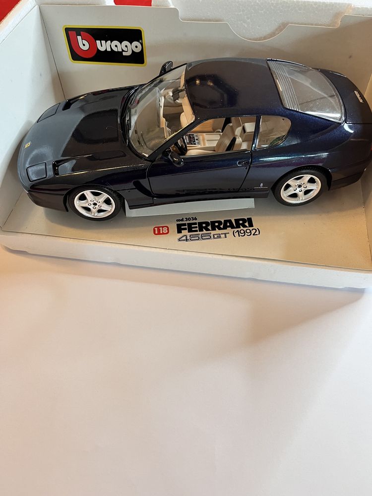 Bburago - Ferrari 456GT Azul escuro (1992) 1/18 Diecast