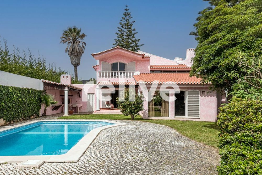 Moradia Exclusiva T4 para Venda em Birre, Cascais, Lisboa