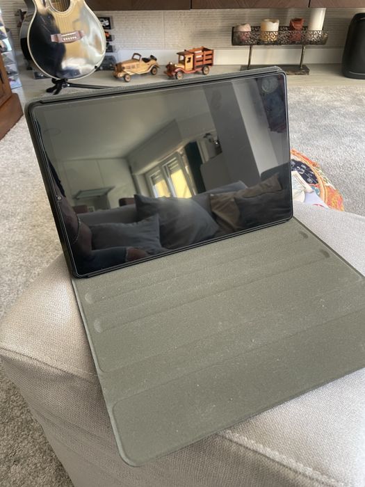 Tablet Lenovo Tab M10 FHD Plus 64 GB + Teclado + Capa tipo portátil