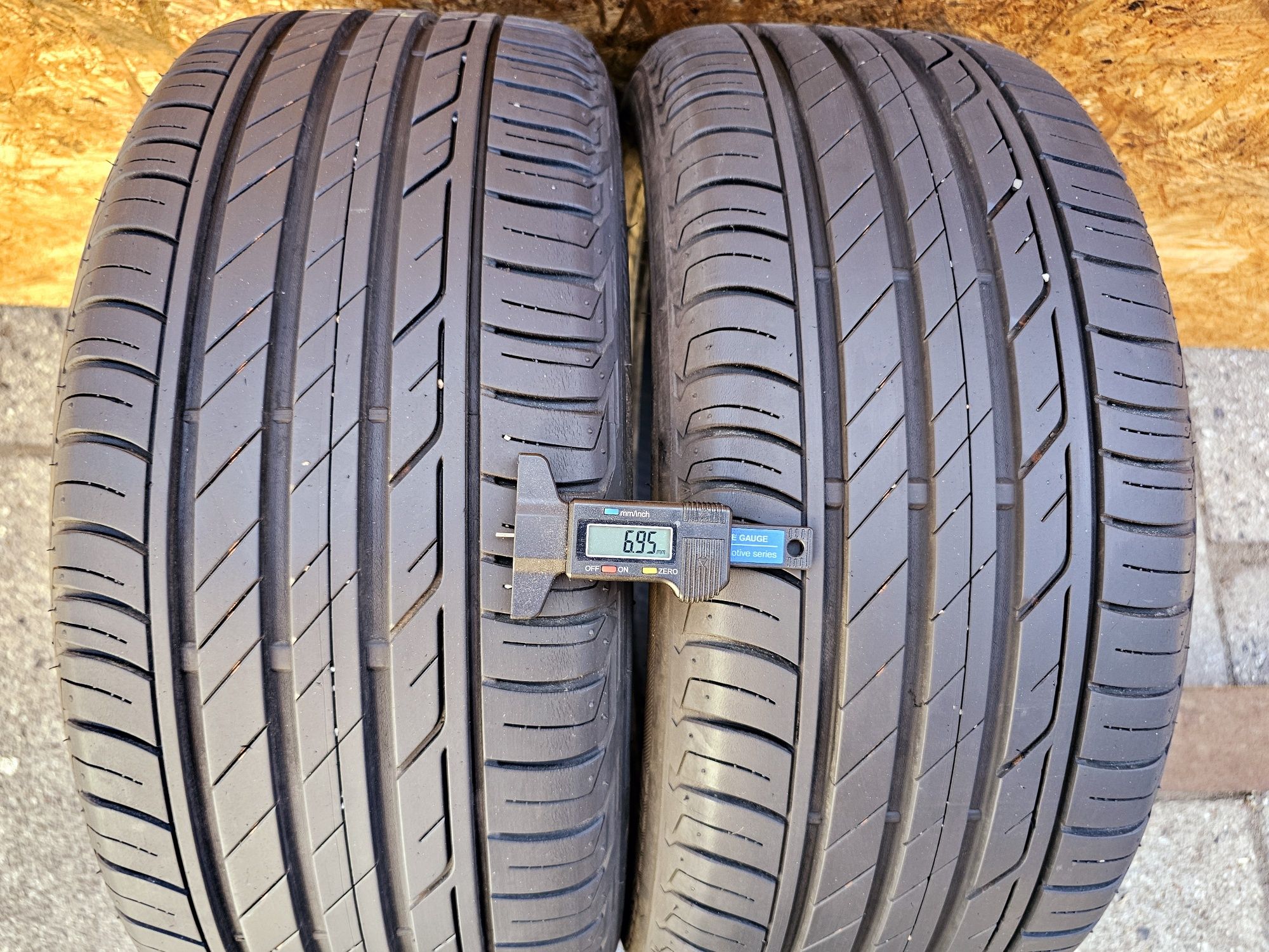 BDB Stan!!  7mm. 225/45 r17 Bridgestone Turanza T001. 5317
