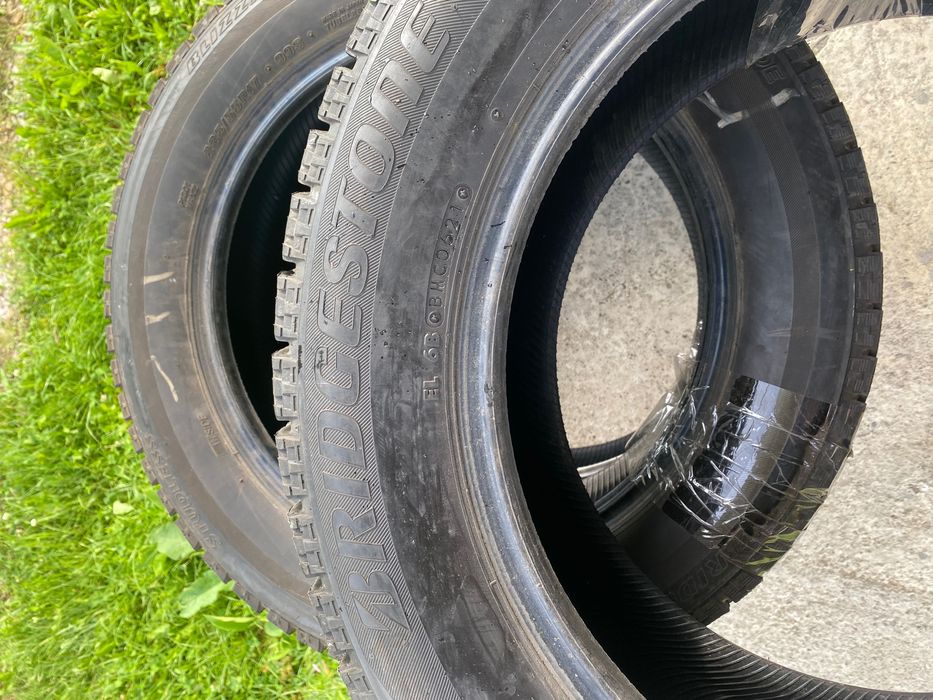 Резина 2021 року 235.   55.   17R. BRIDGESTONE BLIZZAK VRX