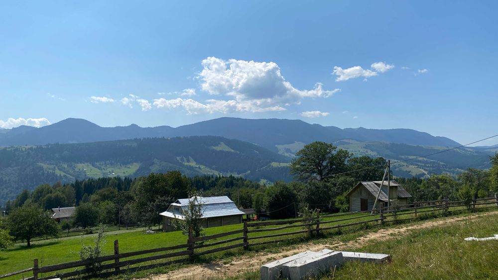 Земля з видом на 180, з водою і під будову
