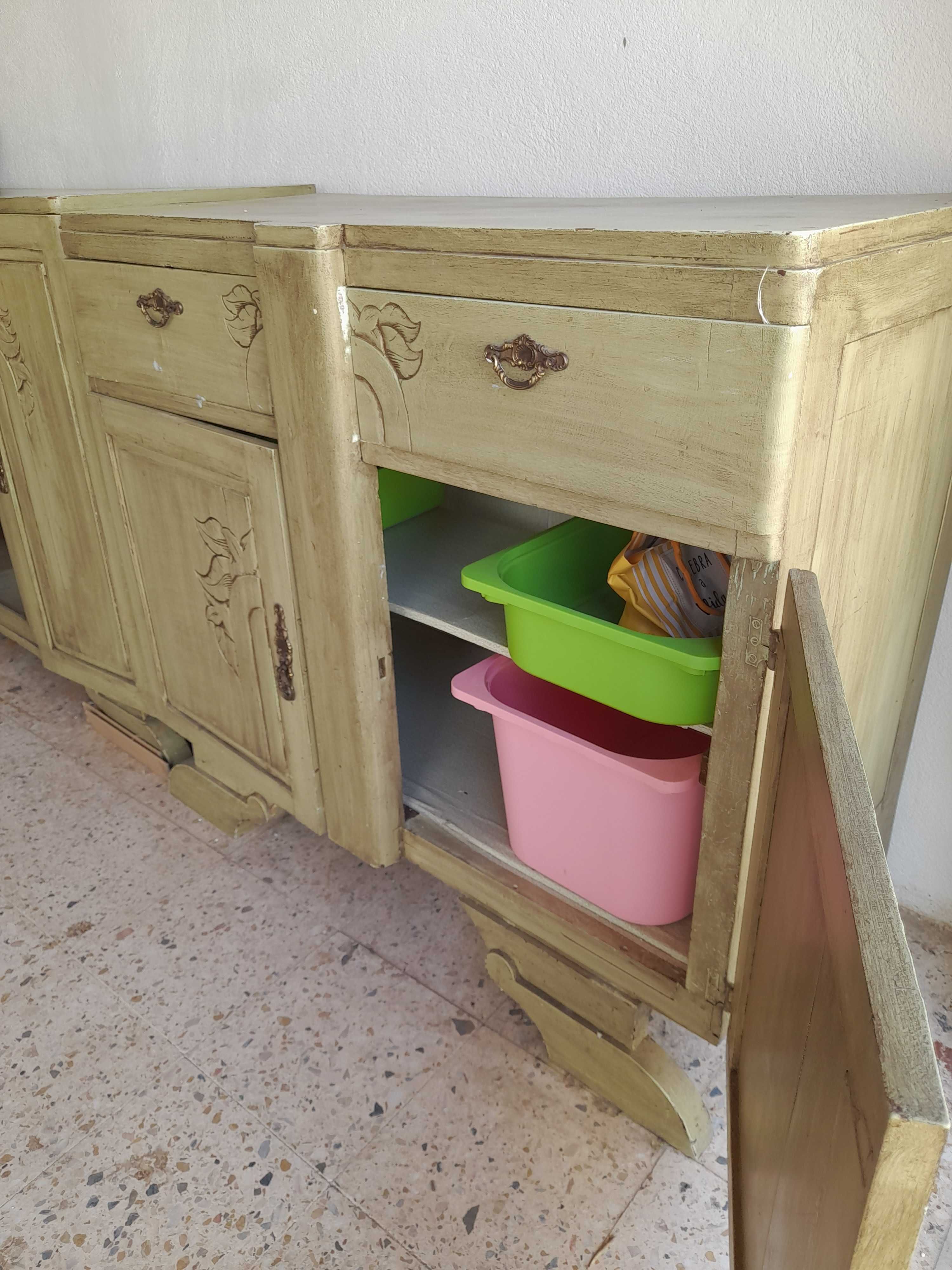 Movel antigo pintado