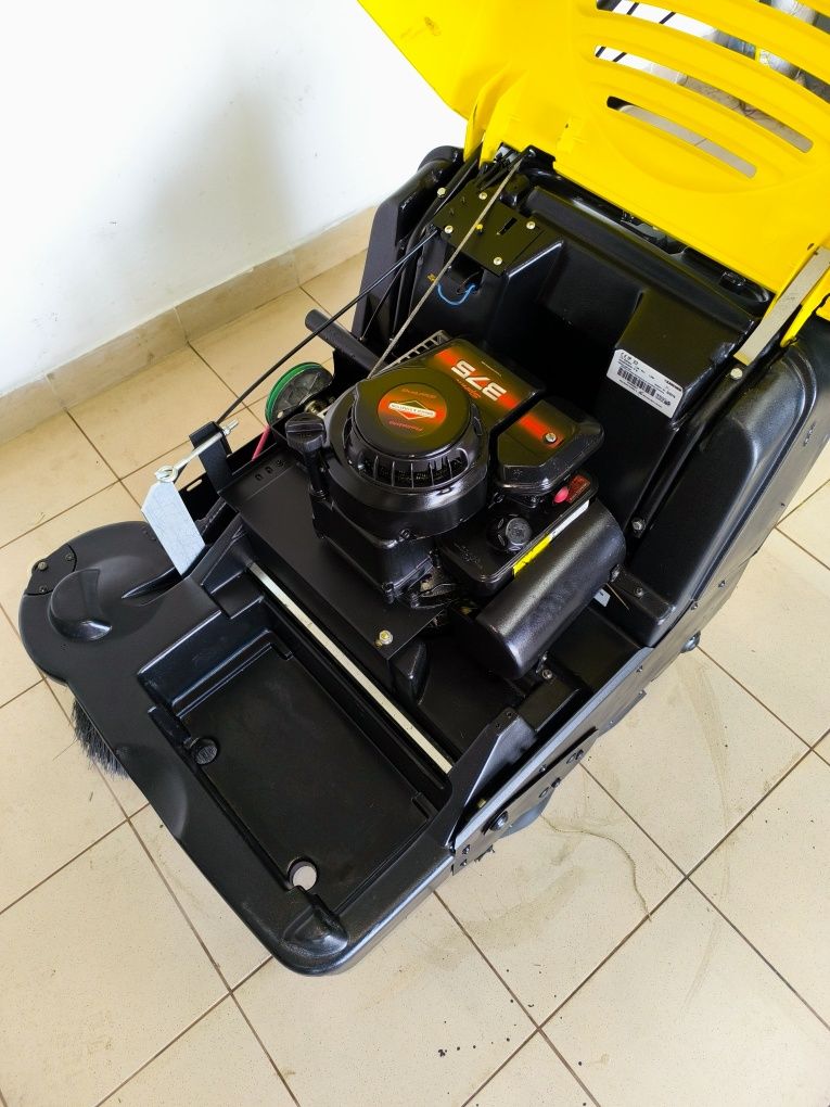 Zamiatarka Karcher KMS 750