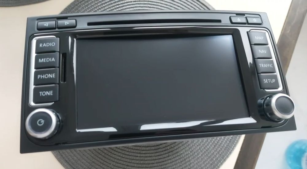 Штатна магнітола фольксваген Туарег Мультиван