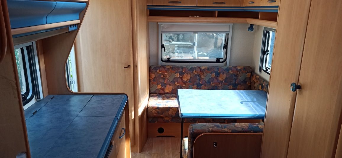 Hobby 400 de luxe  2000r. Toaleta