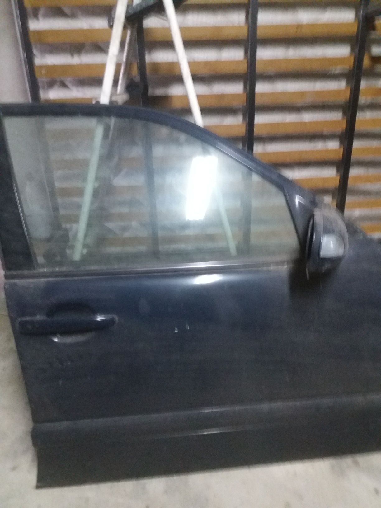 Vendo peças de Mercedes E 220CDI de 2001