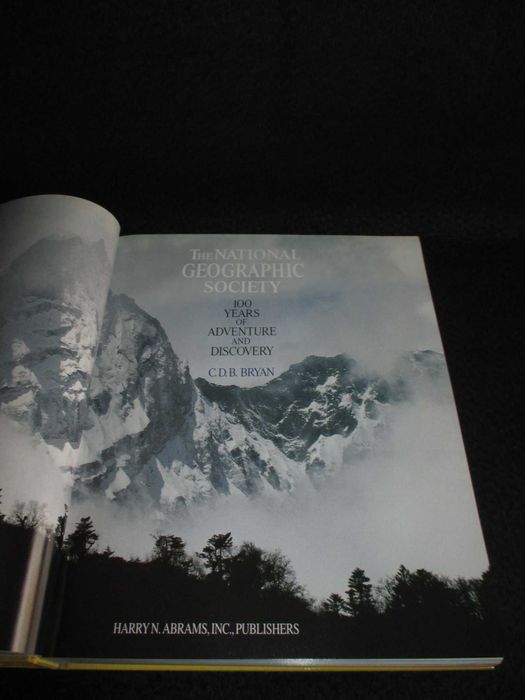 Livro The National Geographic Society 100 Years of Adventure Discovery