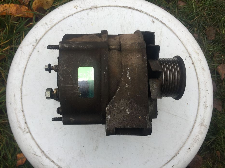 Alternator Bosch 28V 3/45 A koparka Case