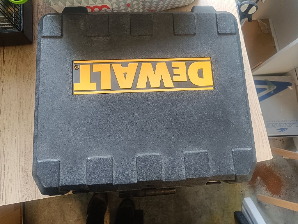 Walizka Dewalt Frezarka D26204K Case