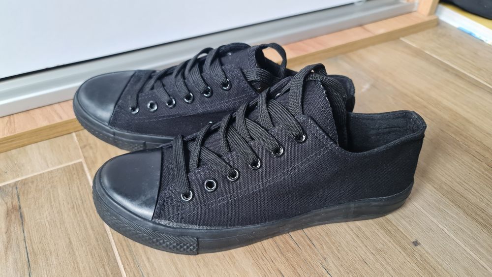 Buty do szkoły - czarne trampki r. 38