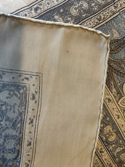 Lenço de seda de qualidade