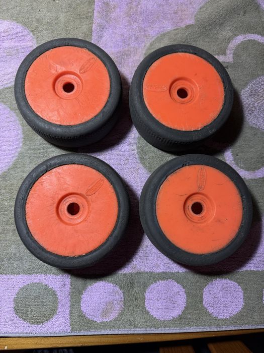 Pneus estrada Rc 1/8 Buggy