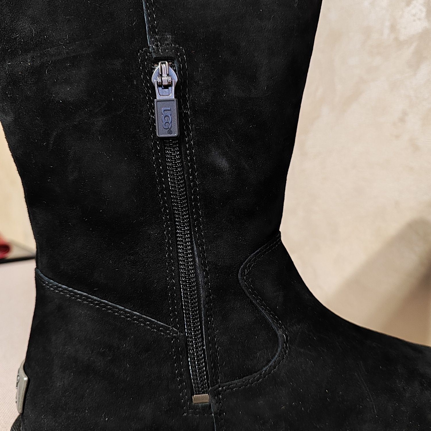 НОВІ (оригінал) чобітки UGG, розмір 7 (37 р, 24 см)